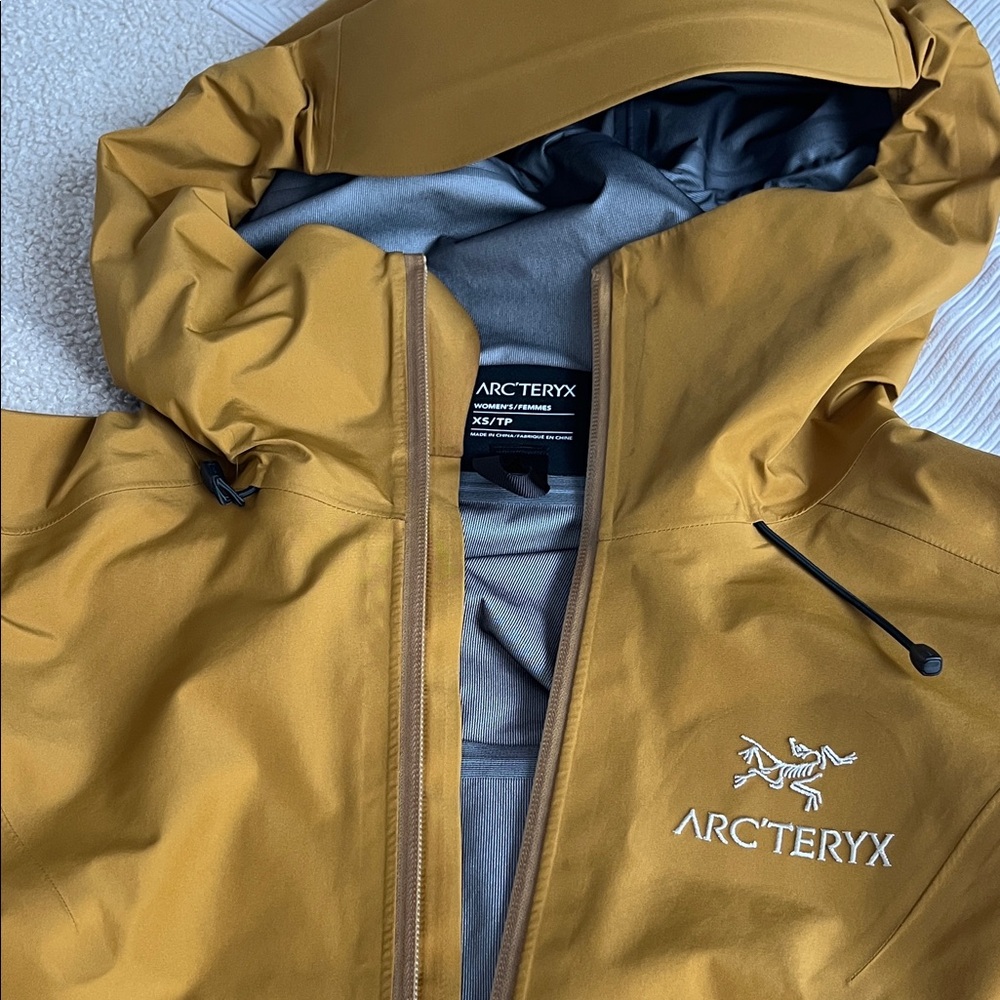 Arc'teryx Golden Hooded Jacket